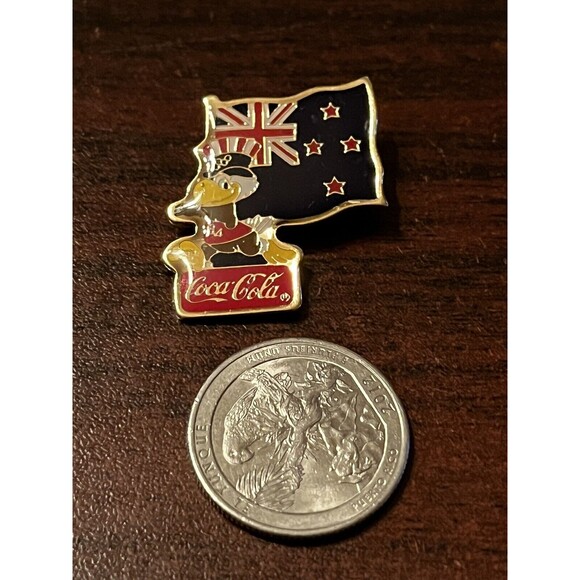 Vintage 1984 Los Angeles Olympics Coca Cola Sam Eagle New Zealand Flag Lapel Pin - Picture 2 of 3